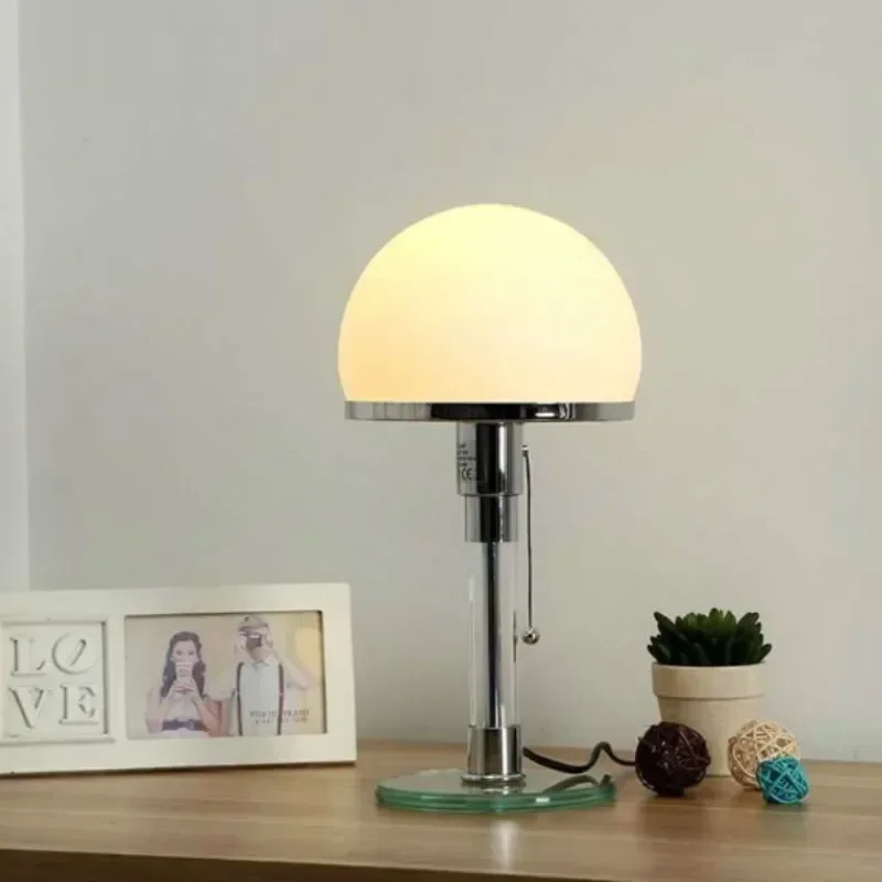 Desk Setup White - Luminária de Mesa Branca de Designer